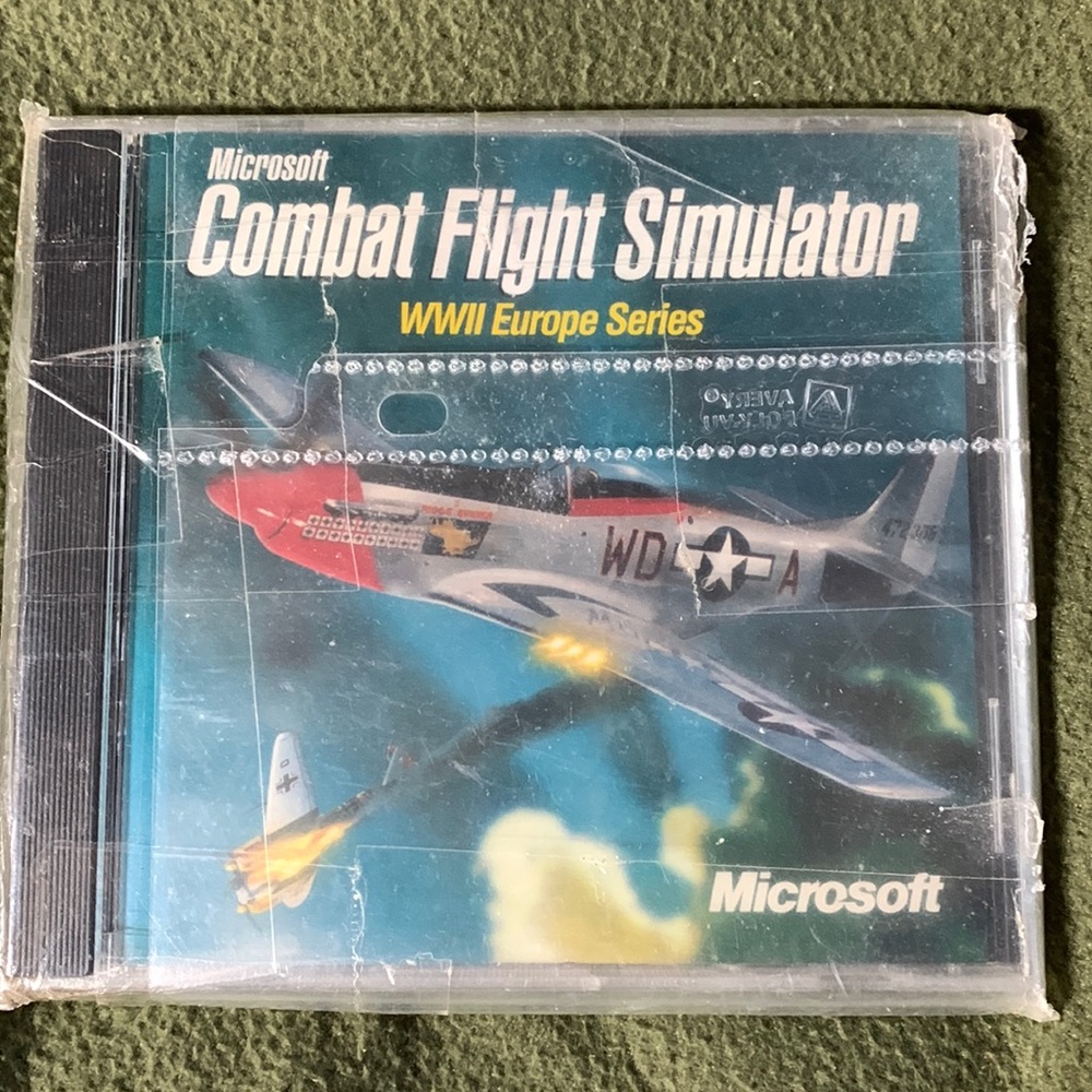 Microsoft Combat Flight Simulator. World War 2 Europe series. Jewel case.